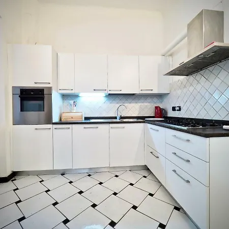 Appartement Dimora Di Famagosta Centro - Genovabnb It Genua